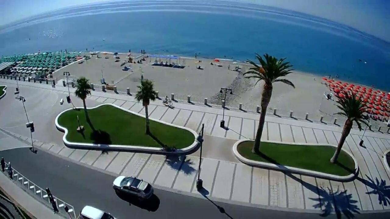Hotel Mediterraneo Roccella Ionica Kültér fotó