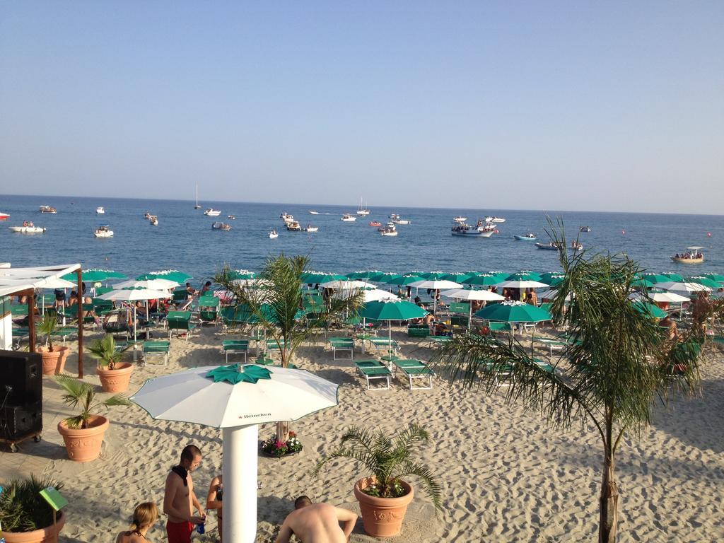 Hotel Mediterraneo Roccella Ionica Kültér fotó