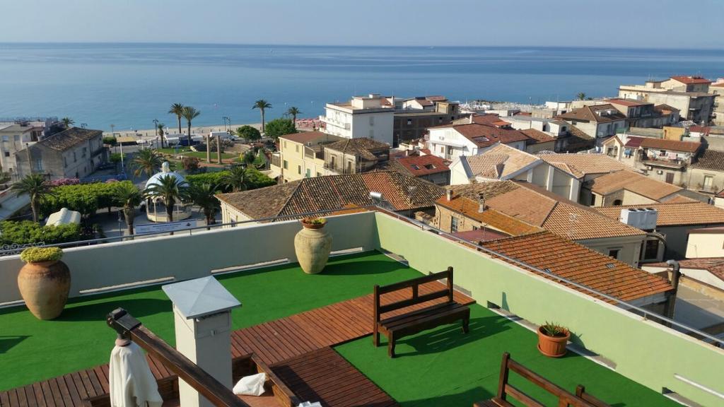 Hotel Mediterraneo Roccella Ionica Kültér fotó