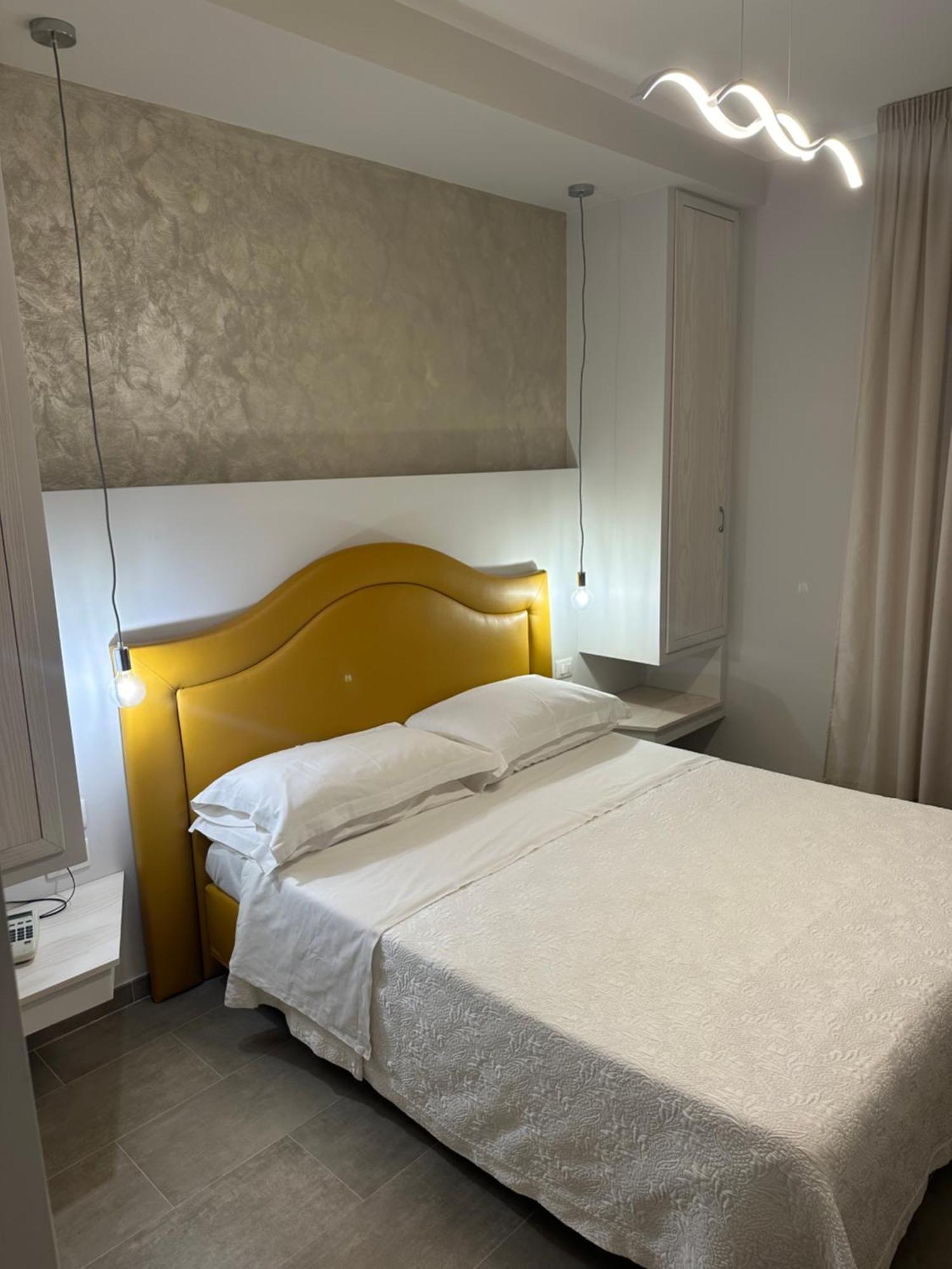 Hotel Mediterraneo Roccella Ionica Kültér fotó