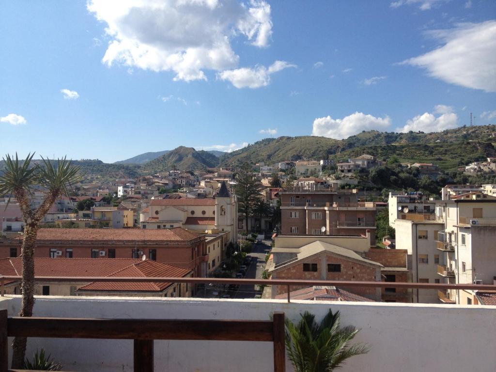 Hotel Mediterraneo Roccella Ionica Kültér fotó
