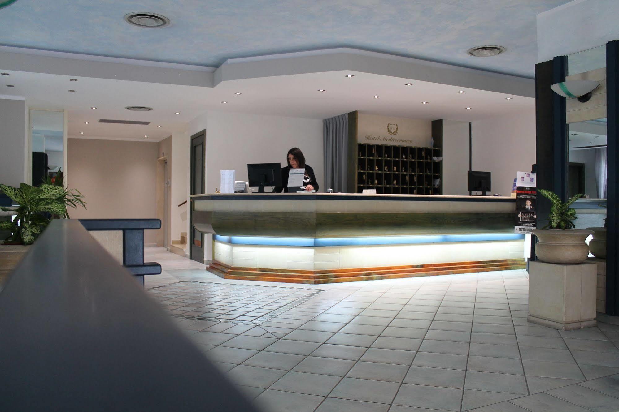 Hotel Mediterraneo Roccella Ionica Kültér fotó