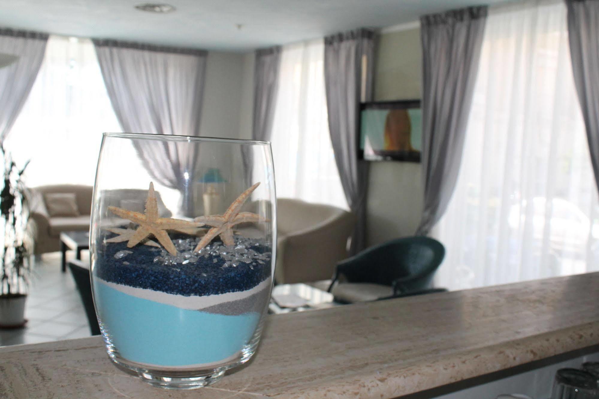 Hotel Mediterraneo Roccella Ionica Kültér fotó